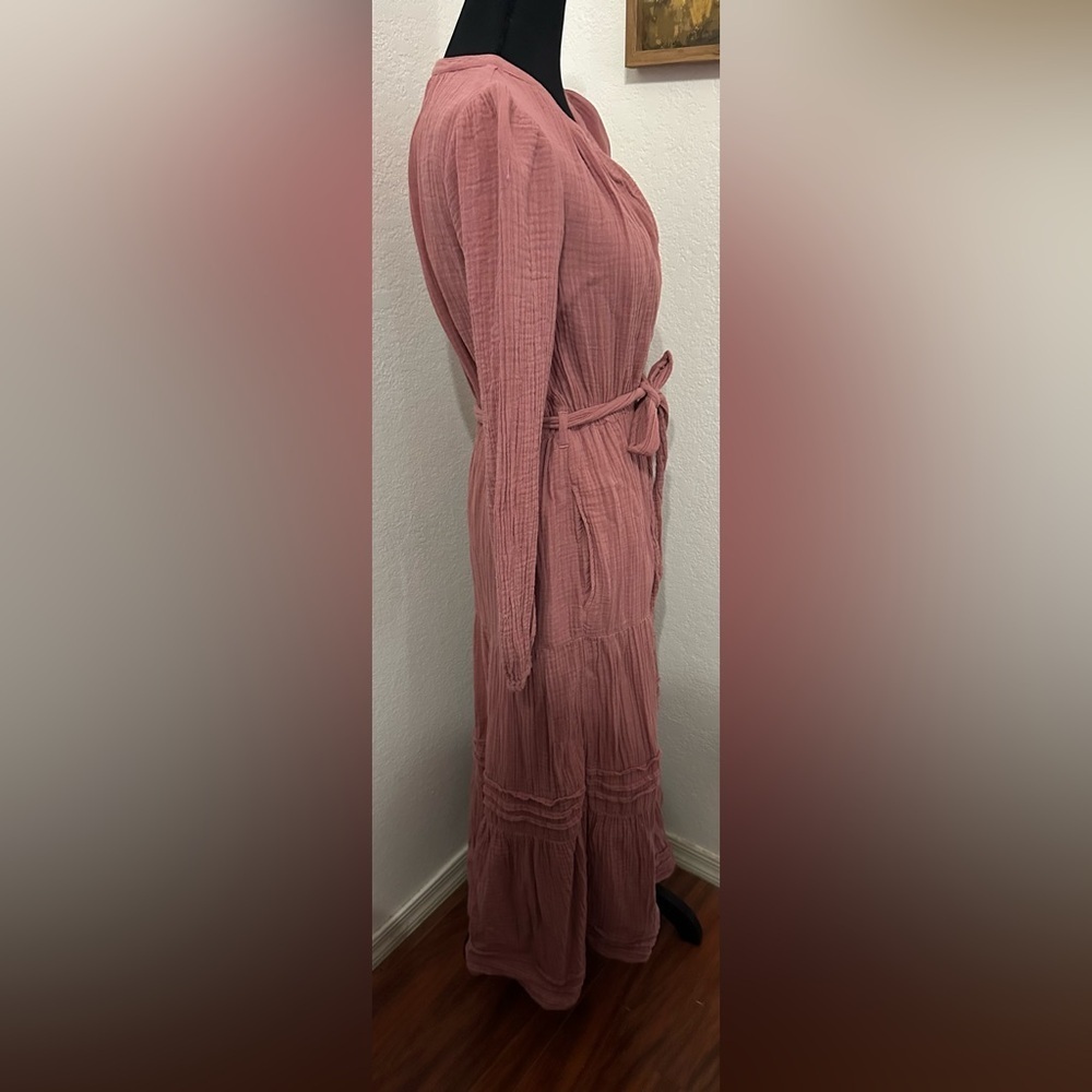 XiRENA Addison Seersucker Belted Midi Dress in Rose - Size XS - Picture 3 of 11